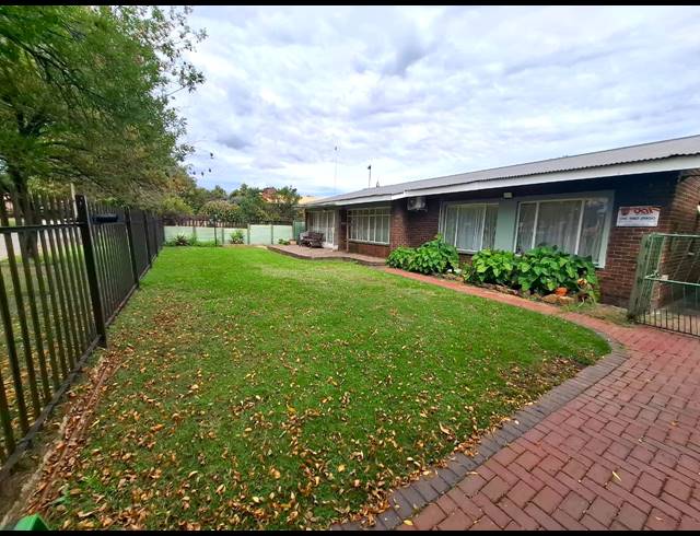 4 BEDROOM HOUSE FOR SALE IN VANDERBIJLPARK CW 5